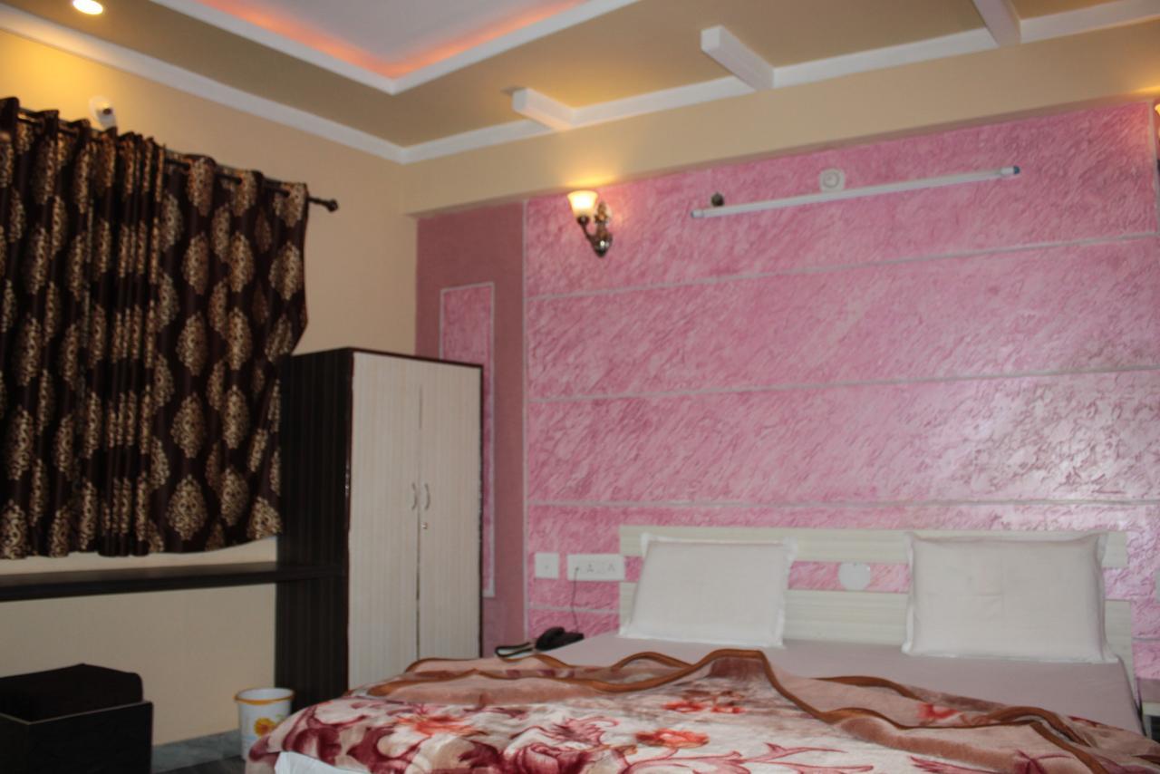 Hotel Kingdom Palace Udaipur Room photo